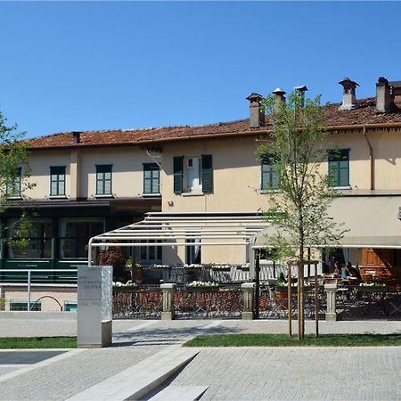 Albergo Della Torre เชอร์นอบบิโอ ภายนอก รูปภาพ