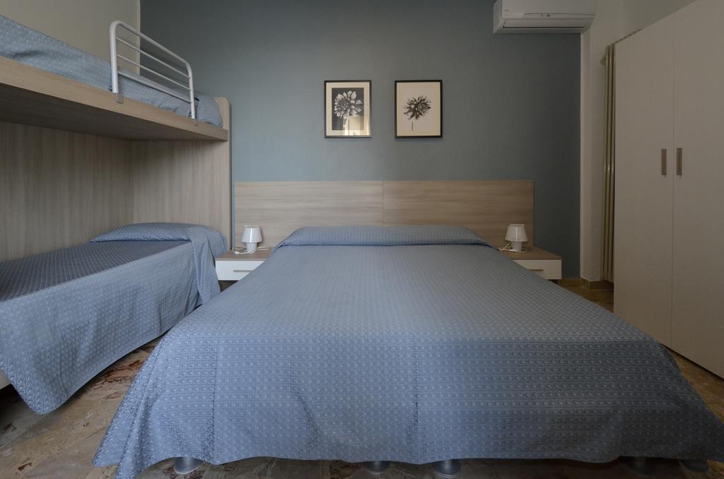 Albergo Della Torre เชอร์นอบบิโอ ภายนอก รูปภาพ