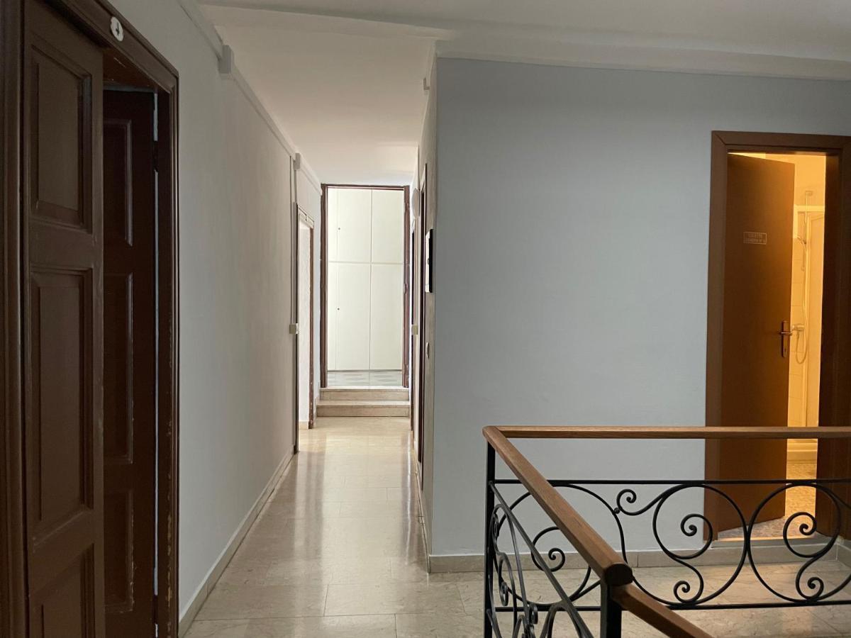 Albergo Della Torre เชอร์นอบบิโอ ภายนอก รูปภาพ