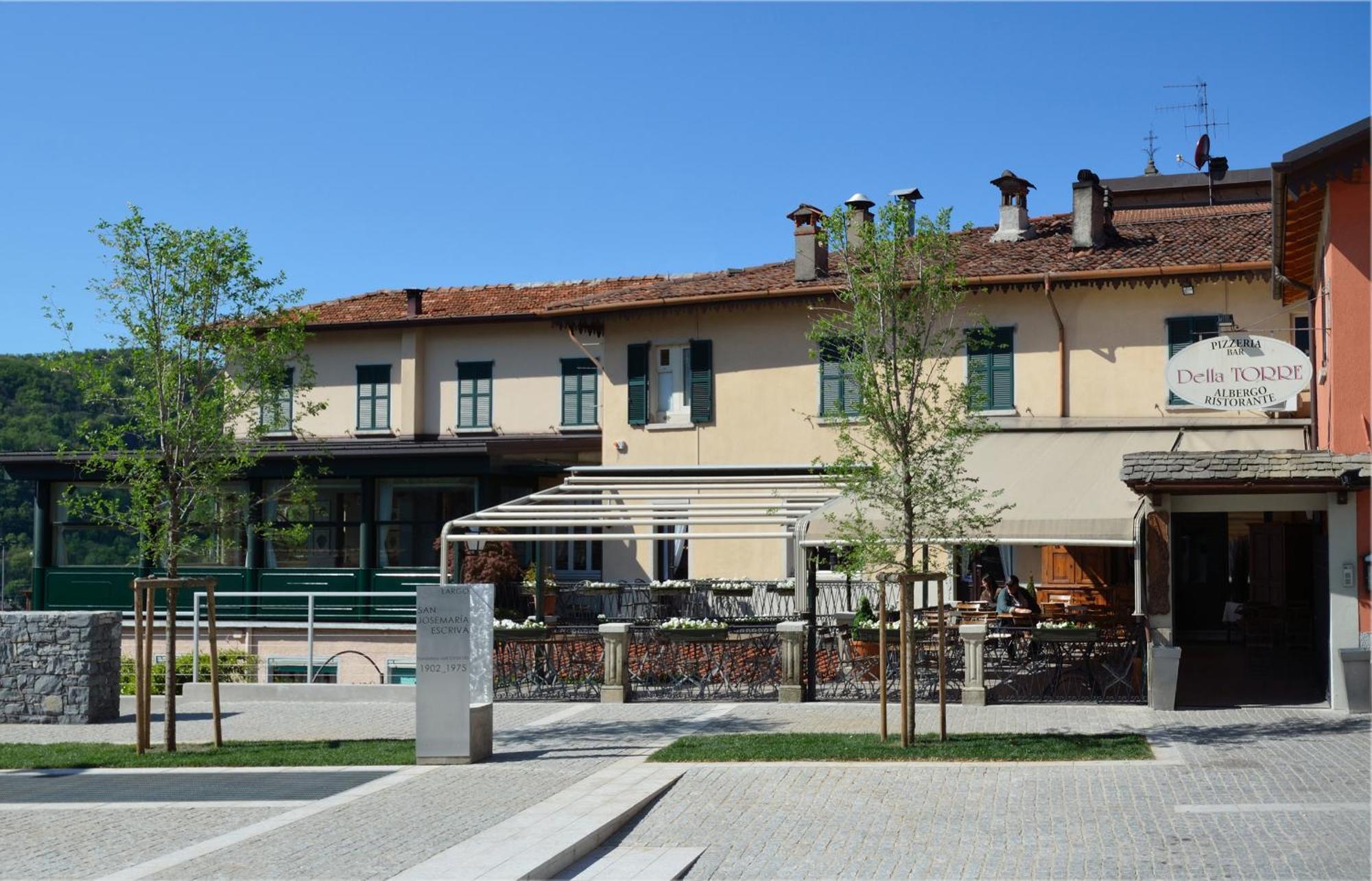 Albergo Della Torre เชอร์นอบบิโอ ภายนอก รูปภาพ