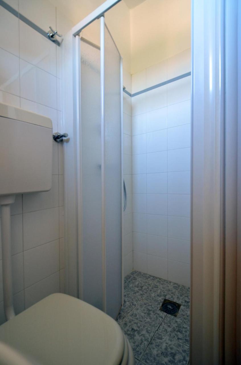 Albergo Della Torre เชอร์นอบบิโอ ภายนอก รูปภาพ
